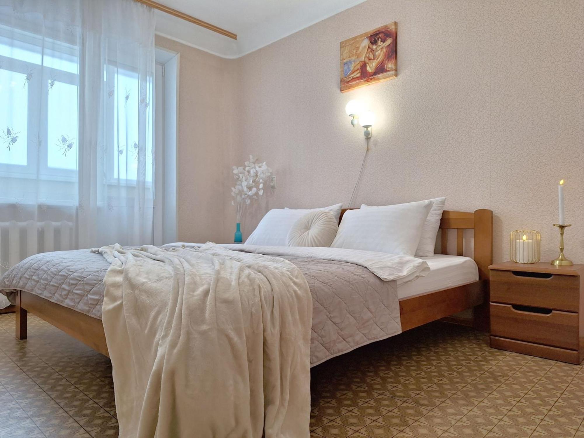Alex Apartments: Balcony Rooms with Business-Friendly 24/7 Self Check-In Poltava Exterior photo