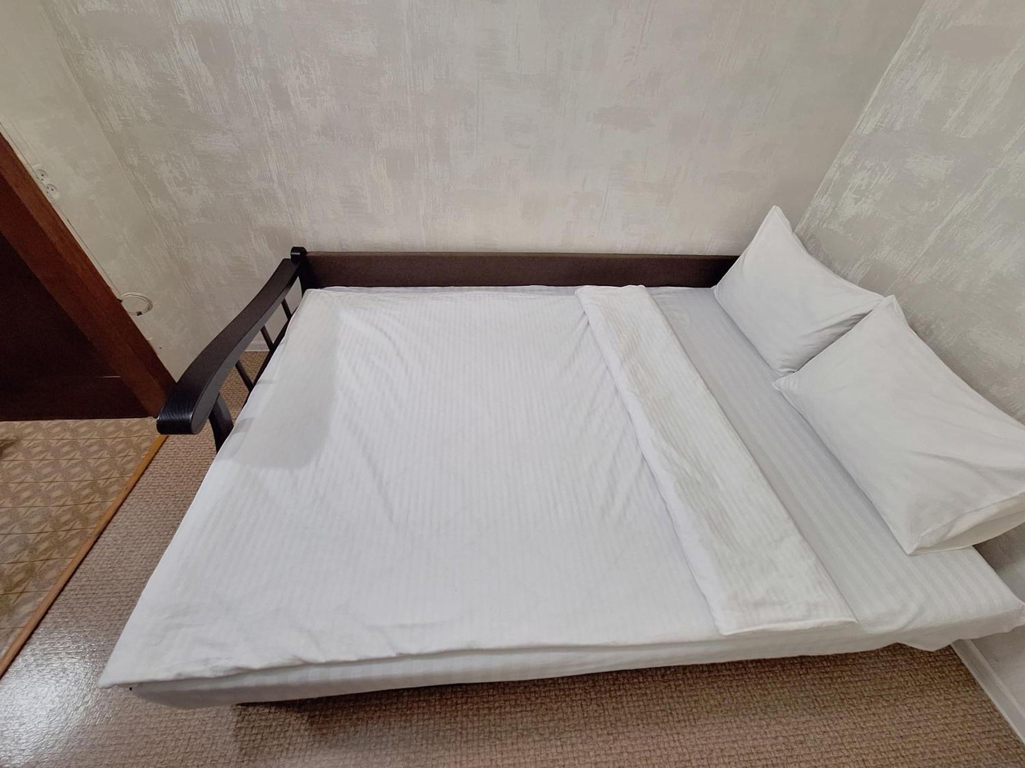 Alex Apartments: Balcony Rooms with Business-Friendly 24/7 Self Check-In Poltava Exterior photo