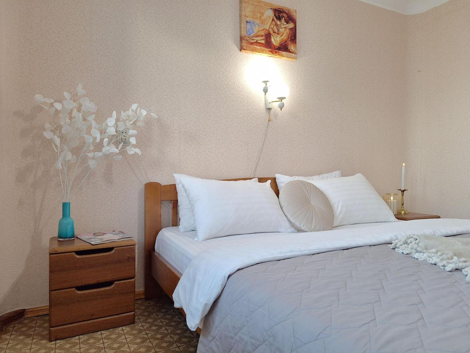 Alex Apartments: Balcony Rooms with Business-Friendly 24/7 Self Check-In Poltava Exterior photo