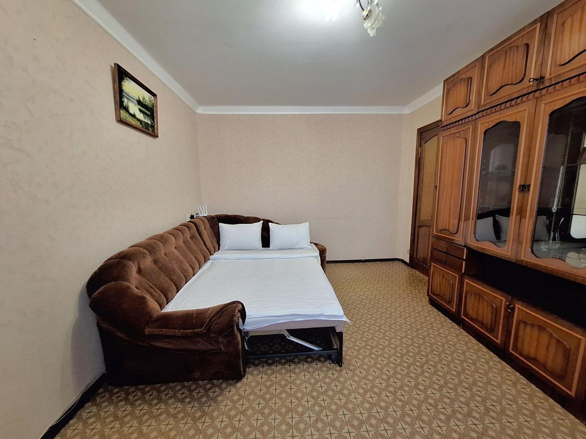 Alex Apartments: Balcony Rooms with Business-Friendly 24/7 Self Check-In Poltava Exterior photo