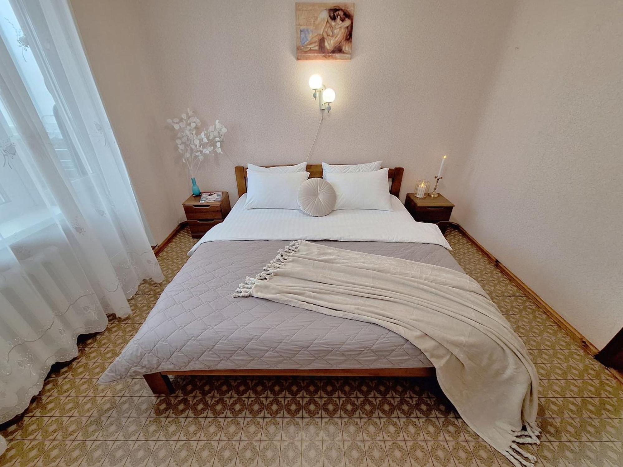 Alex Apartments: Balcony Rooms with Business-Friendly 24/7 Self Check-In Poltava Exterior photo